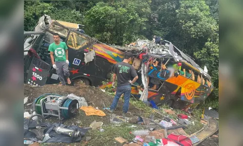 MP-PR denuncia envolvidos em acidente com ônibus na BR-376