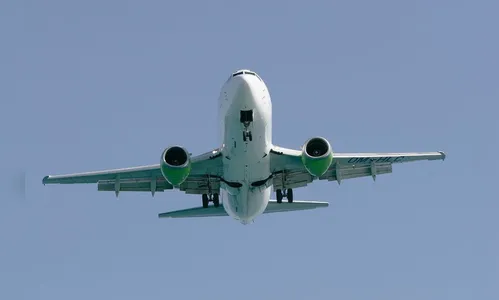 Mais de 180 brasileiros deportados dos EUA desembarcam em BH