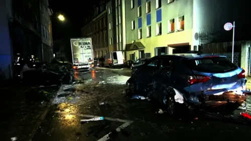 Motorista de caminhão bêbado destrói 31 carros na Alemanha