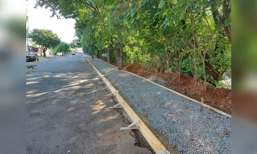 Prefeitura leva calçada para o entorno do Horto Municipal