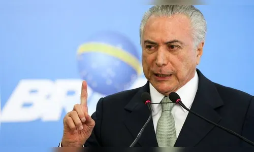 Temer e mais 7 são absolvidos em ação que o levou à prisão