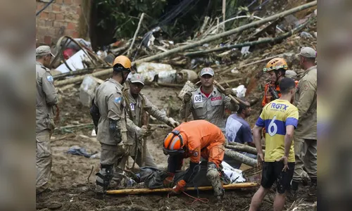 Temporal em Petrópolis, no Rio, deixa ao menos 94 mortos