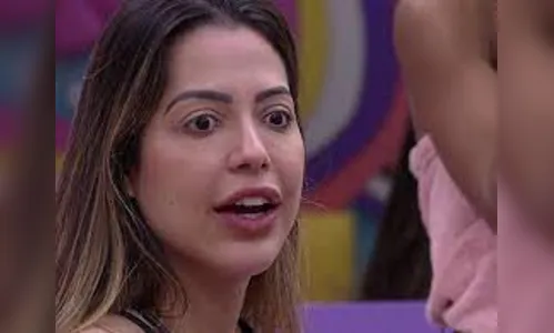 VÍDEO: Pedro Scooby puxa lençol e mostra Laís nua