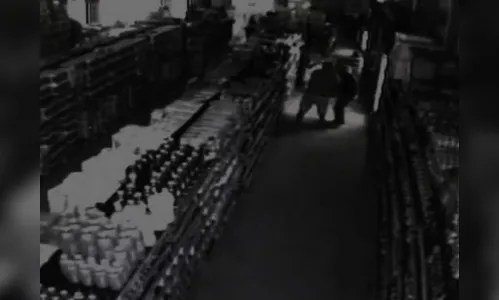 VÍDEO: supermercado de Apucarana é alvo de criminosos
