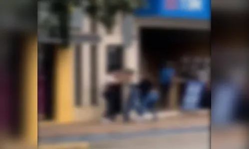 Vídeo mostra mulheres brigando no centro de Arapongas