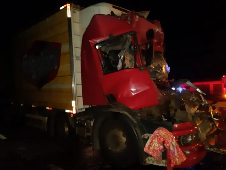 Acidente entre caminhões resulta em morte em Ponta Grossa