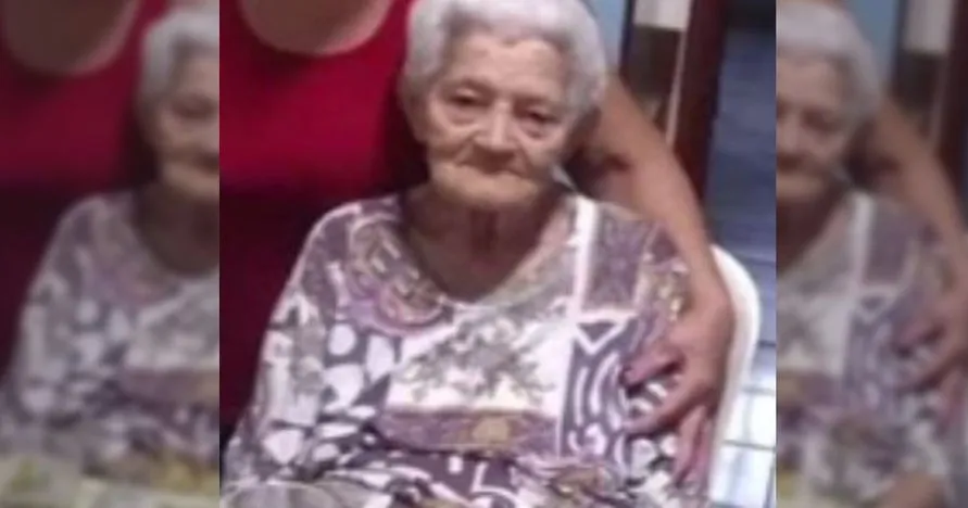 Após receber alta, idosa de 93 anos cai de maca e morre