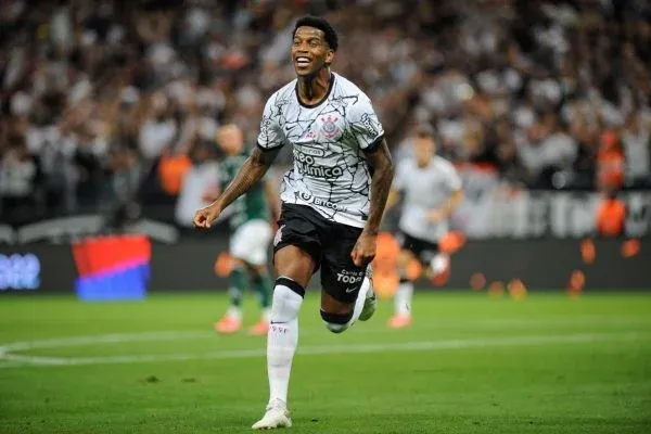 Corinthians supera Guarani nos pênaltis e vai à semifinal