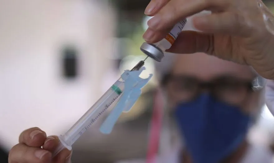 Covid: vacinação continua nesta sexta (11) em Apucarana