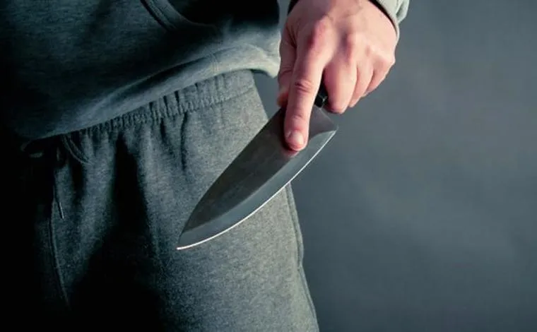 Homem usa faca para ameaçar irmão em Apucarana
