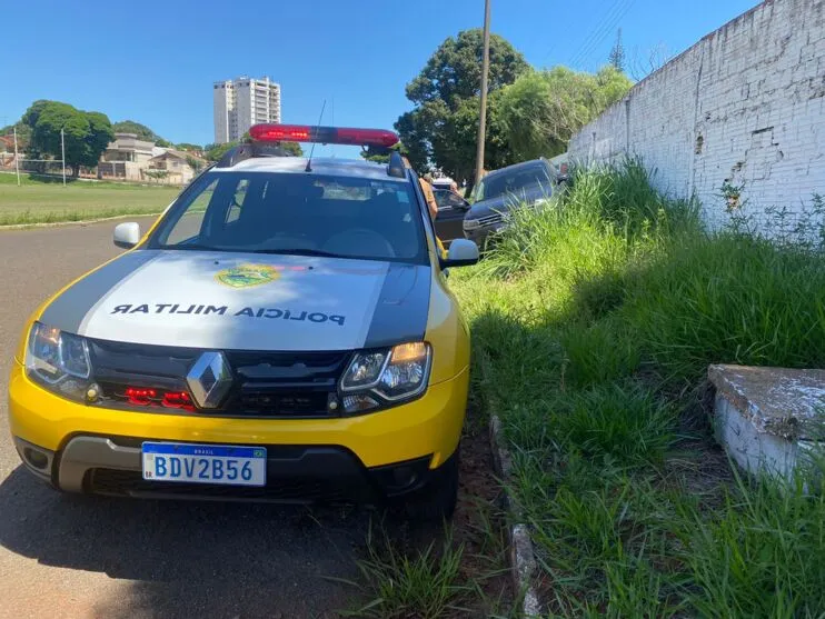 Homens armados invadem loja de veículos na Avenida Irati