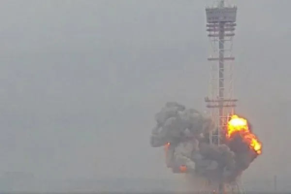 Kiev: câmera flagra momento em que míssil atinge torre de TV