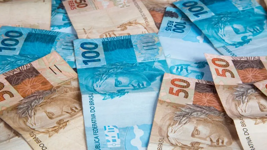 Ladrões invadem casa e roubam R$50 mil em Aricanduva
