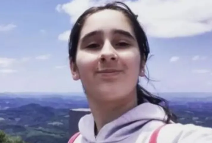 Menina de 14 anos morre após passar mal em sala de aula
