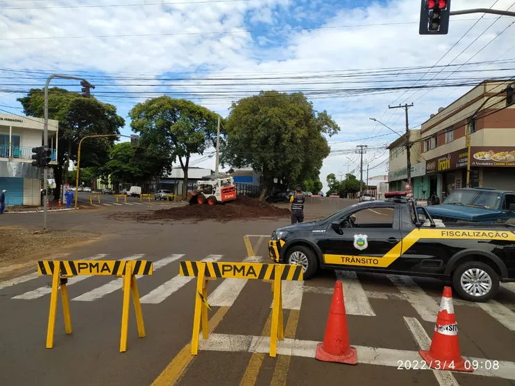 Obras bloqueiam trânsito de avenidas em Apucarana