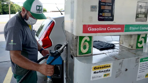 Pesquisa aponta que preço médio da gasolina no PR é de R$ 7,26
