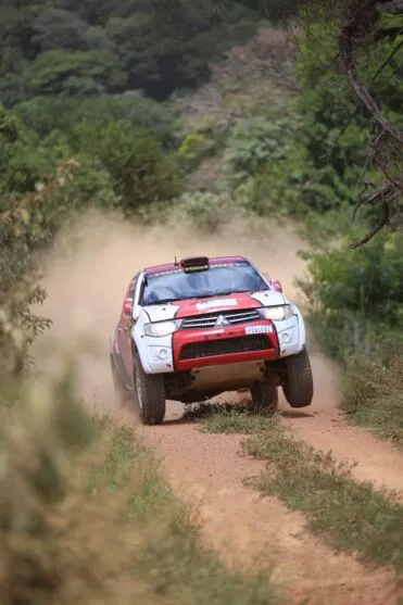 Piloto de Apucarana é campeão do 4º Rally Minas Brasil