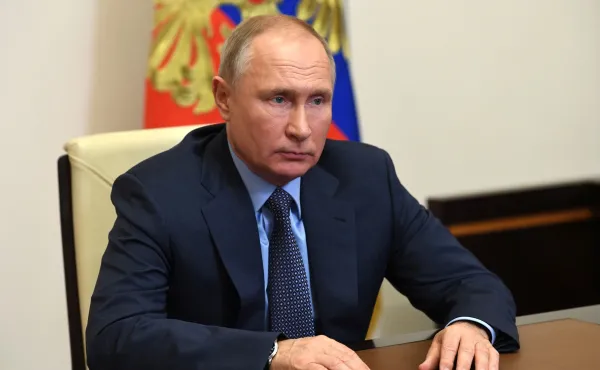 Putin coloca forças nucleares da Rússia em alerta