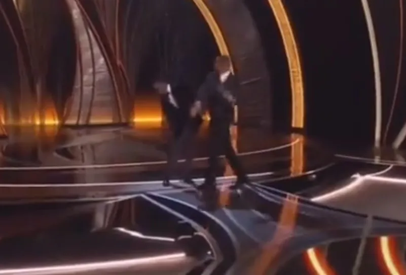 Will Smith dá tapa no rosto de Chris Rock durante Oscar; Veja