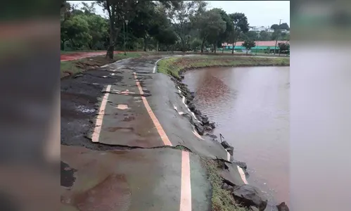 Chuva em Ivaiporã destrói trecho de pista de caminhada