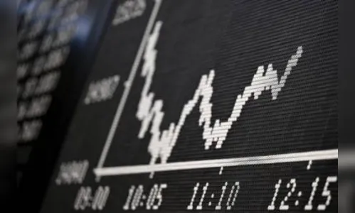 Após novas sanções russos correm para os bancos