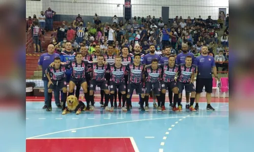 Apucarana Futsal estreia vitorioso e é prestigiado por 2 mil pessoas