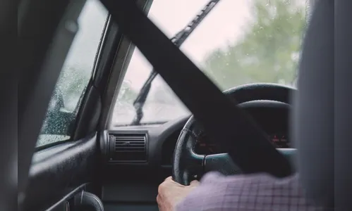 Apucaranense é encontrado desacordado dentro de carro