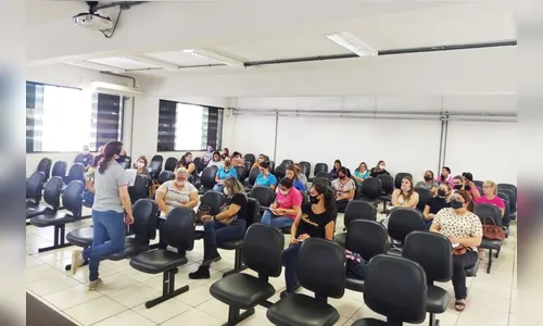 Arapongas realiza reunião com supervisores de educação