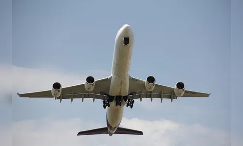 Avião com 132 pessoas a bordo cai no sudoeste da China