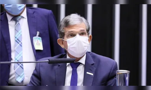 Bolsonaro demite Silva e Luna do comando da Petrobras