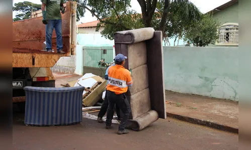 'Bota-fora' vai limpar quintais em bairros de Arapongas