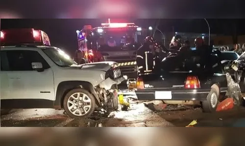 Carro com ex-prefeitos se envolve em acidente no Paraná