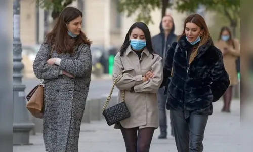 Curitiba retira obrigatoriedade de máscaras em locais fechados