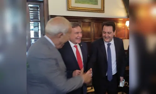 Eleições: Ratinho e Álvaro Dias