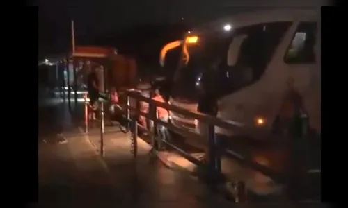 Embarcações colidem em travessia do ferry-boat no Paraná