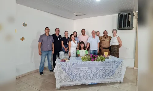 Ex-aluna retorna ao colégio para 