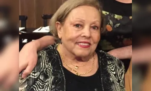 Familiares se despedem de Ednize Ganem, em Apucarana