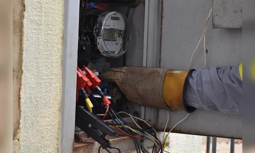 Funcionário da Copel aciona PM para reverter ‘gato’