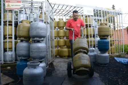 Gás de cozinha está R$ 10 mais caro em Apucarana e Arapongas