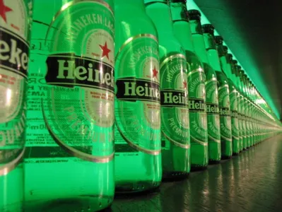 Heineken deixará de produzir e vender cerveja na Rússia