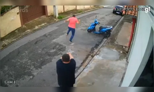 Homem atira em vice-prefeito e realiza live após o crime