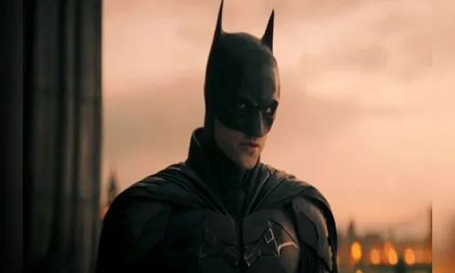 Homem solta morcego em sessão de Batman; assista