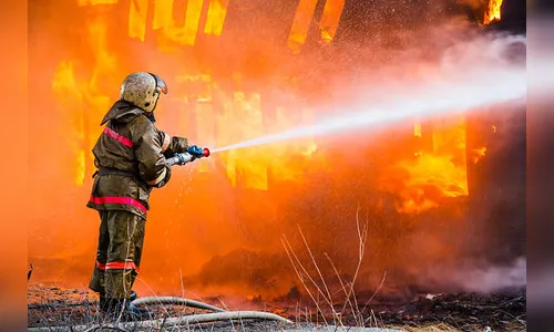 Incêndio em casa de alvenaria em Ivaiporã foi criminoso, diz PM
