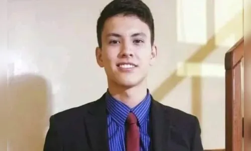 Jovem sofre descarga elétrica enquanto lavava carro e morre