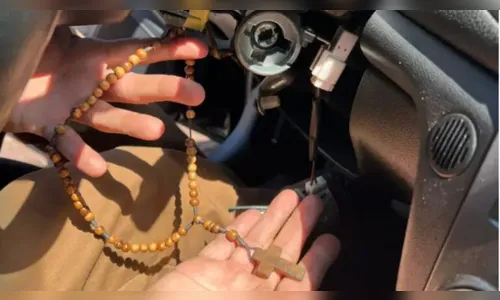 Ladrões utilizaram crucifixo para ligar carro furtado; Vídeo