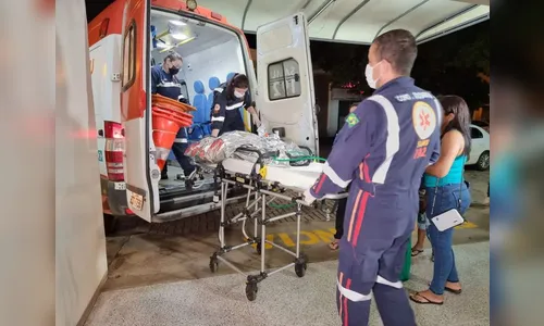 Menina de 3 anos fica em estado grave após se afogar