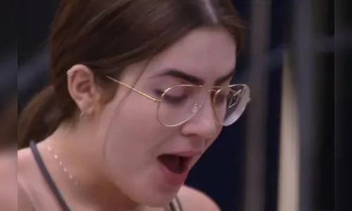 'Meu Deus', diz Jade ao cortar cebola pela primeira vez