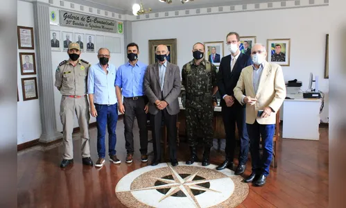 Milani participa de solenidade no 30º BIMec de Apucarana