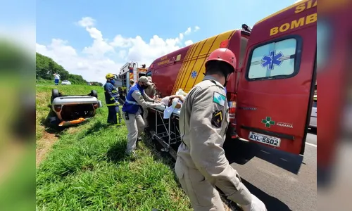 Motorista perde o controle do carro e capota na BR-376