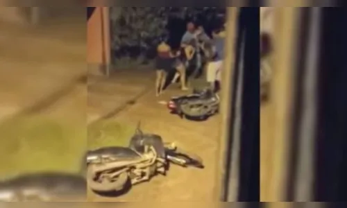 Mulher agride amante do marido na saída de motel; veja